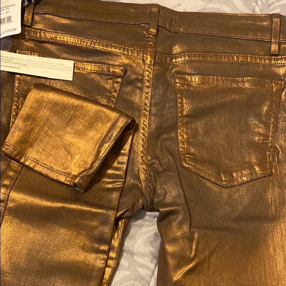 Cute jeans!